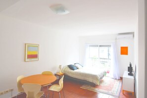 스탠다드 아파트, 침대(여러 개), 금연 | 암막 커튼, 무료 WiFi, 침대 시트