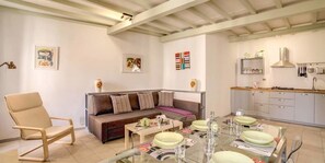 Living area - Cappellari 6 Campo de Fiori (Rome)