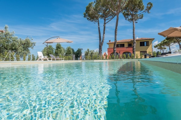 Villa Superior, piscina privata, al piano terra | Vista dalla camera