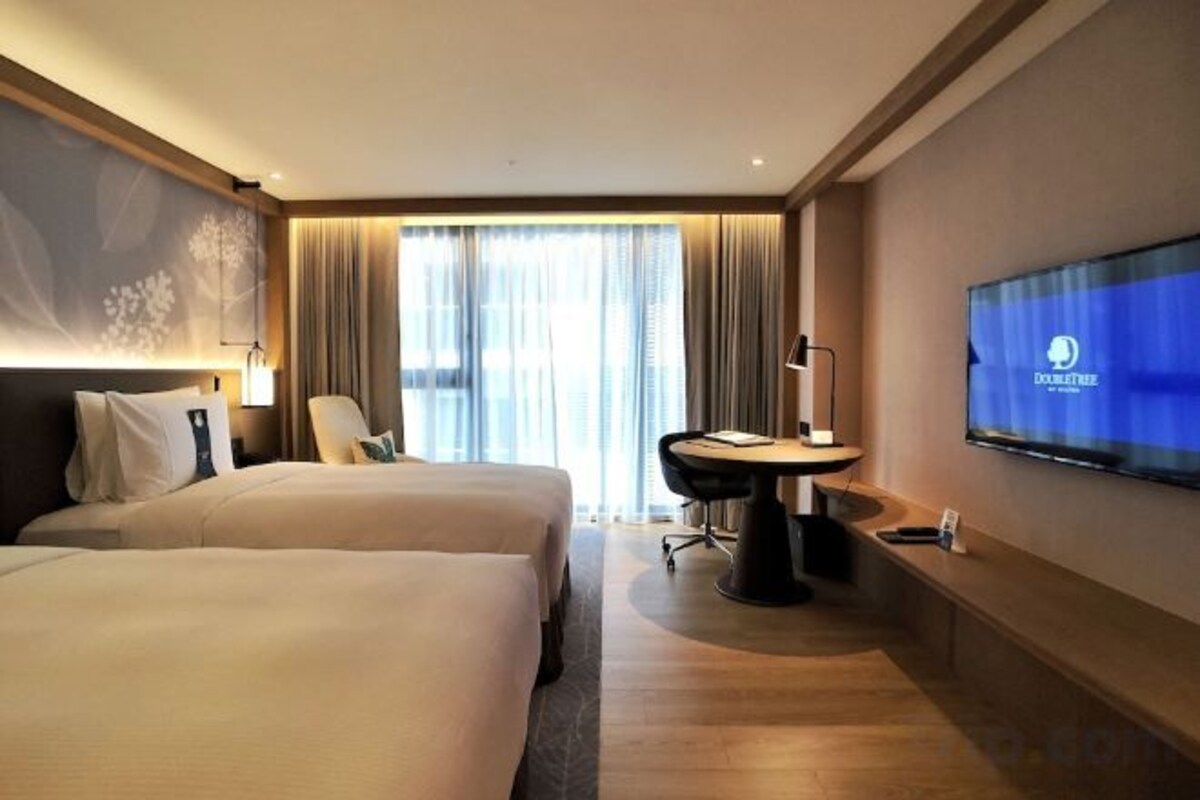 Down duvets, minibar, in-room safe, desk