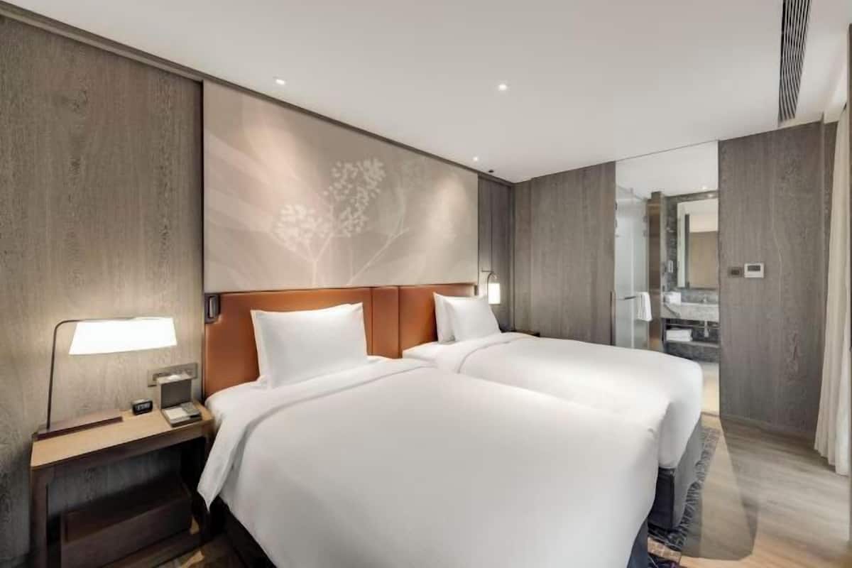 Down duvets, minibar, in-room safe, desk