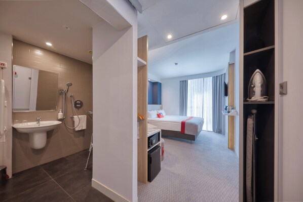 1 多间卧室、防过敏的被褥、Select Comfort 床、客房内保险箱