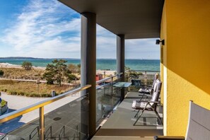 Phòng đôi, ban công, quang cảnh bãi biển (Nr. 1) | Ban công