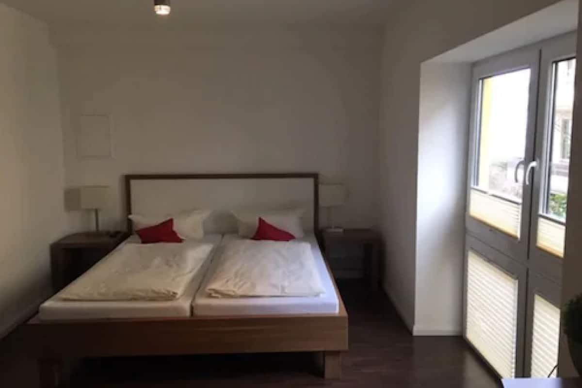 Double Room (Nr. 9) | In-room safe, free WiFi, bed sheets