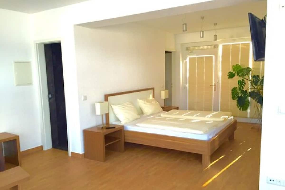 double room no. 10 with french balcony | In-room safe, free WiFi, bed sheets