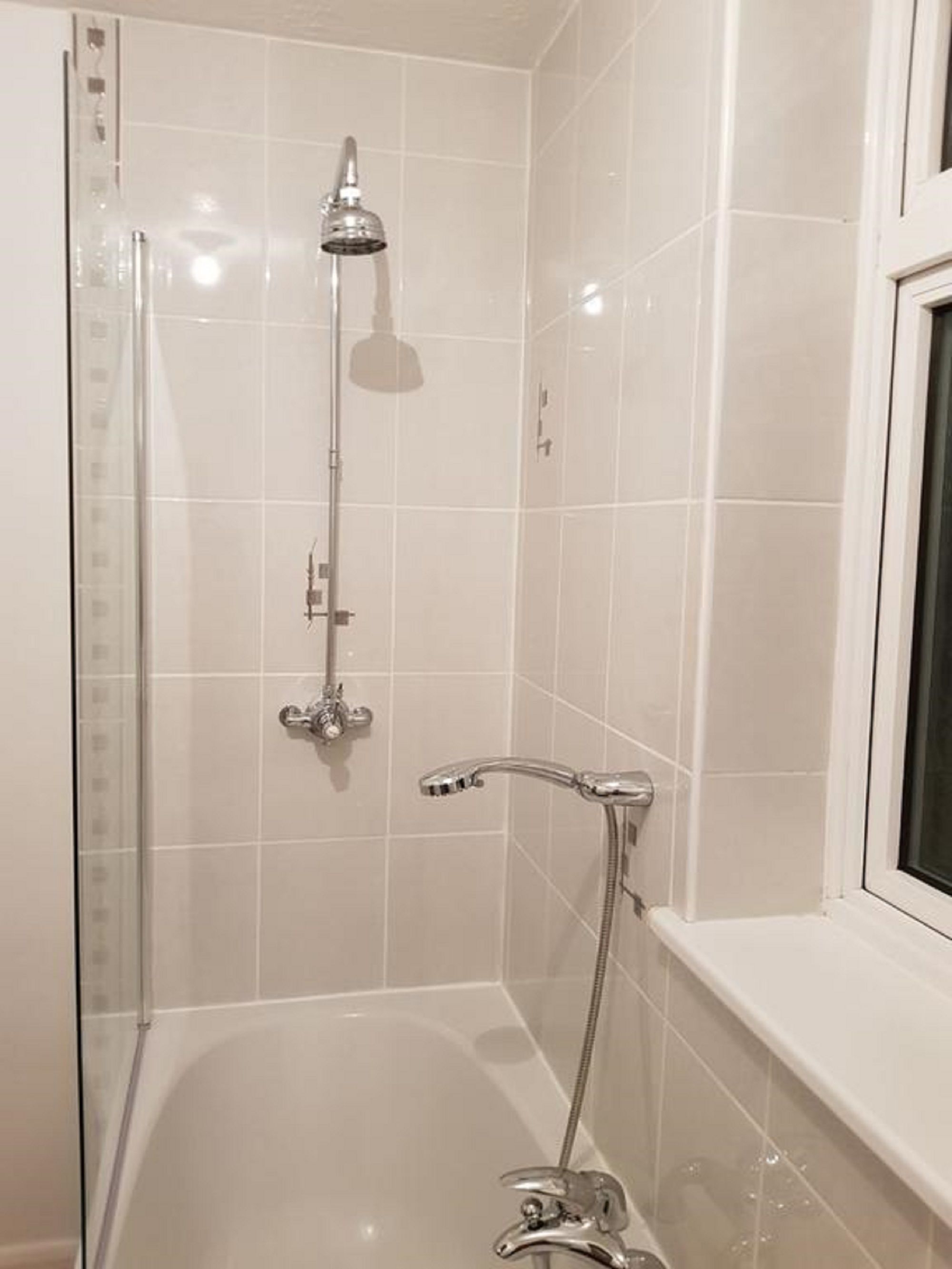 Holiday Home | Bathroom shower
