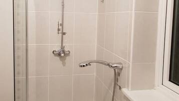 Holiday Home | Bathroom shower