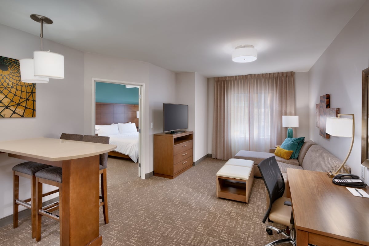 Hypo-allergenic bedding, down comforters, in-room safe