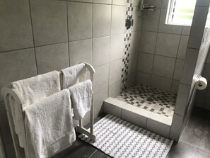 Family Apartment, 2 Bedrooms, Lake View (The Garden Flat) | Bathroom | Shower, rainfall showerhead, towels, toilet paper - Moonriver Self-catering (Plettenberg Bay)