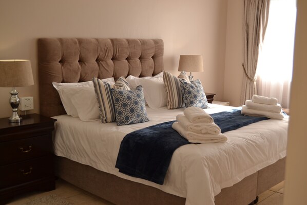 Perhehuoneisto, 2 makuuhuonetta | 2 makuuhuonetta, ylelliset vuodevaatteet, tallelokero huoneessa