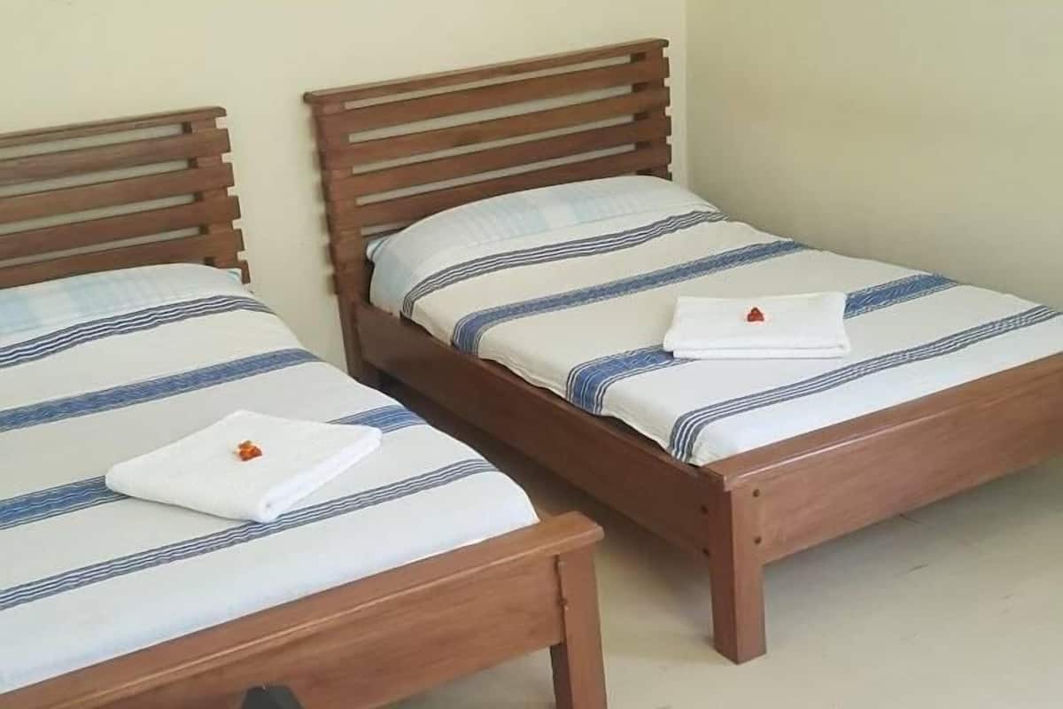 Economy-Zweibettzimmer, 1 Doppelbett, Nichtraucher | Zimmersafe, Verdunkelungsvorhänge, schallisolierte Zimmer