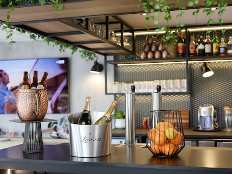 Bar (in loco). ibis budget Aubenas
