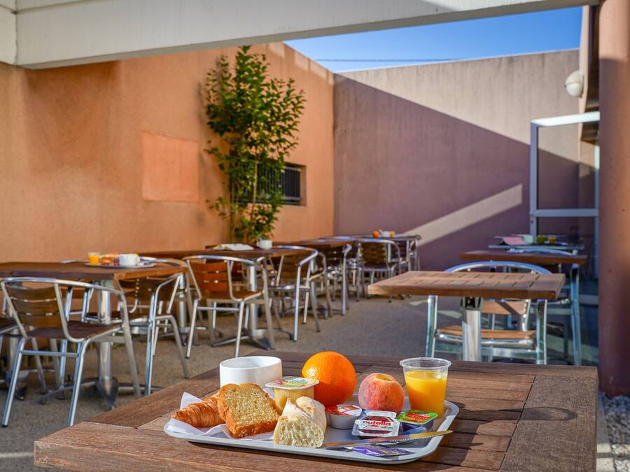 مدخل المنشأة