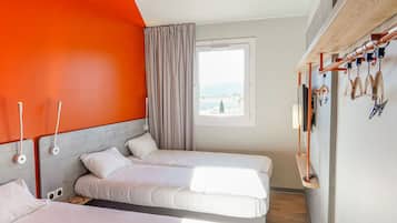 Chambre Triple, 3 lits une place