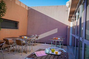 Pintu masuk hartanah