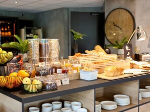 Daily buffet breakfast for a fee