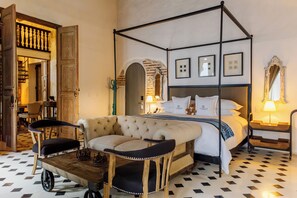 Suite, 2 chambres, non-fumeurs, balcon | Literie de qualité supérieure, minibar, coffres-forts dans les chambres