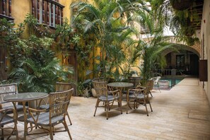 Terrace/patio - Hotel Casa La Factoria by Faranda Boutique, a member of Radisson Individuals (Cartagena)