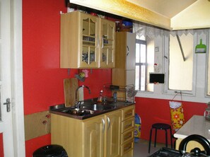 Fridge, microwave
