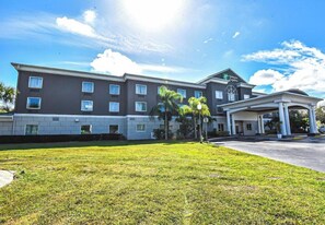 Exterior - Holiday Inn Express and Suites in Cocoa (Cocoa)