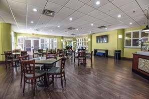 Dining - Holiday Inn Express and Suites in Cocoa (Cocoa)