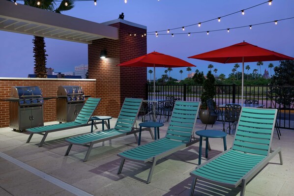 Terrace/patio - Home2 Suites by Hilton Orlando Near Universal (Orlando)
