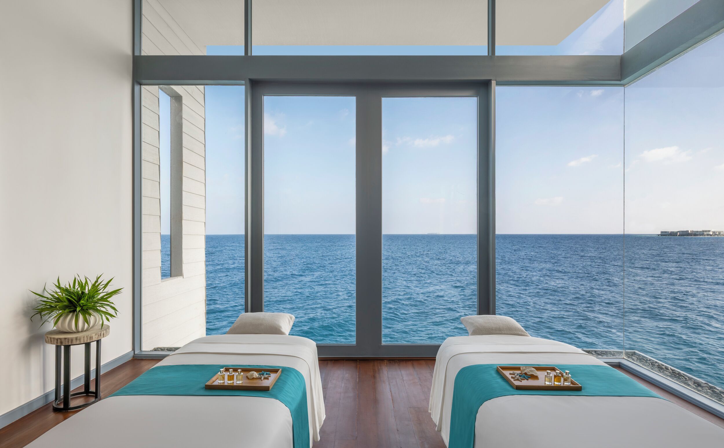 Couples treatment rooms, body treatments, aromatherapy