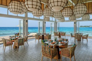 3 restaurants; breakfast, lunch, and dinner served - The Halcyon Private Isles Maldives, Autograph Collection (Meradhoo)