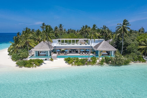 The Halcyon Private Isles Maldives, Autograph Collection