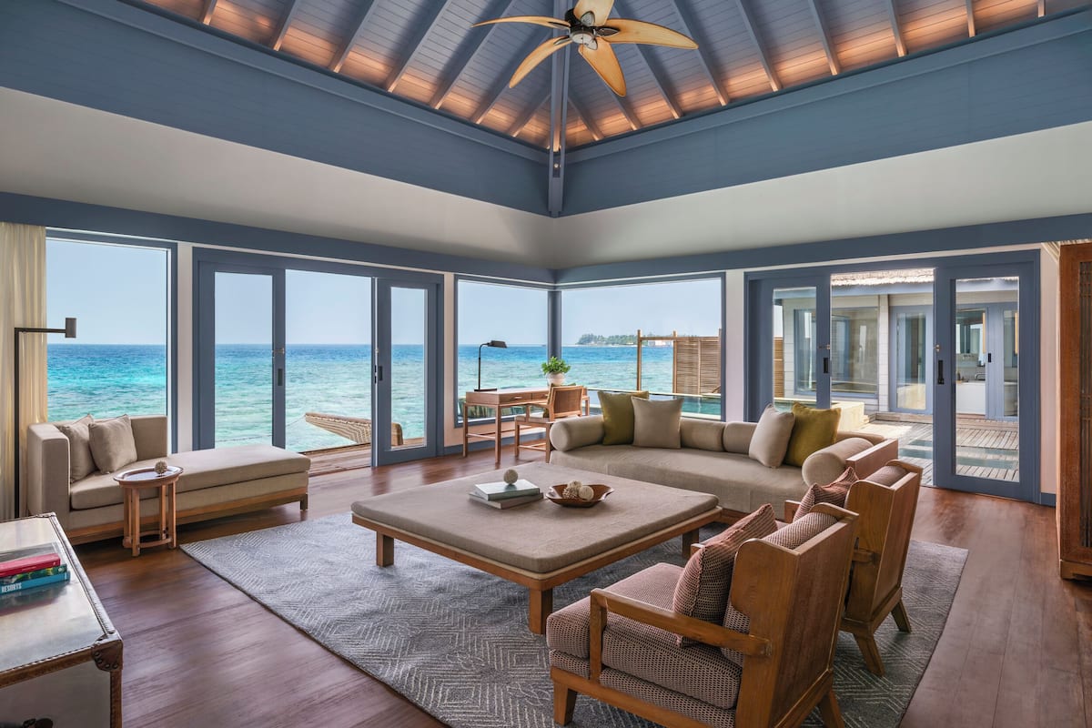 Egyptian cotton sheets, premium bedding, down comforters, minibar