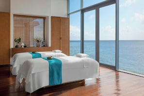 Couples treatment rooms, body treatments, aromatherapy