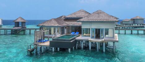 2 outdoor pools, free pool cabanas, pool umbrellas