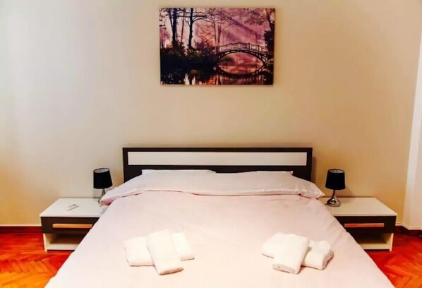 Apartment, 2 Bedrooms | 2 bedrooms, desk, iron/ironing board, rollaway beds