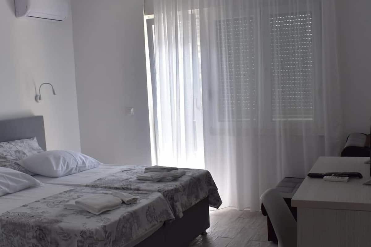 Exclusive-Studio, 1 King-Bett und Schlafsofa, eingeschränkter Meerblick, Erdgeschoss (3) | Hochwertige Bettwaren, Daunenbettdecken