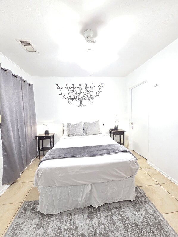 Standard Single Room, 1 Queen Bed, Non Smoking