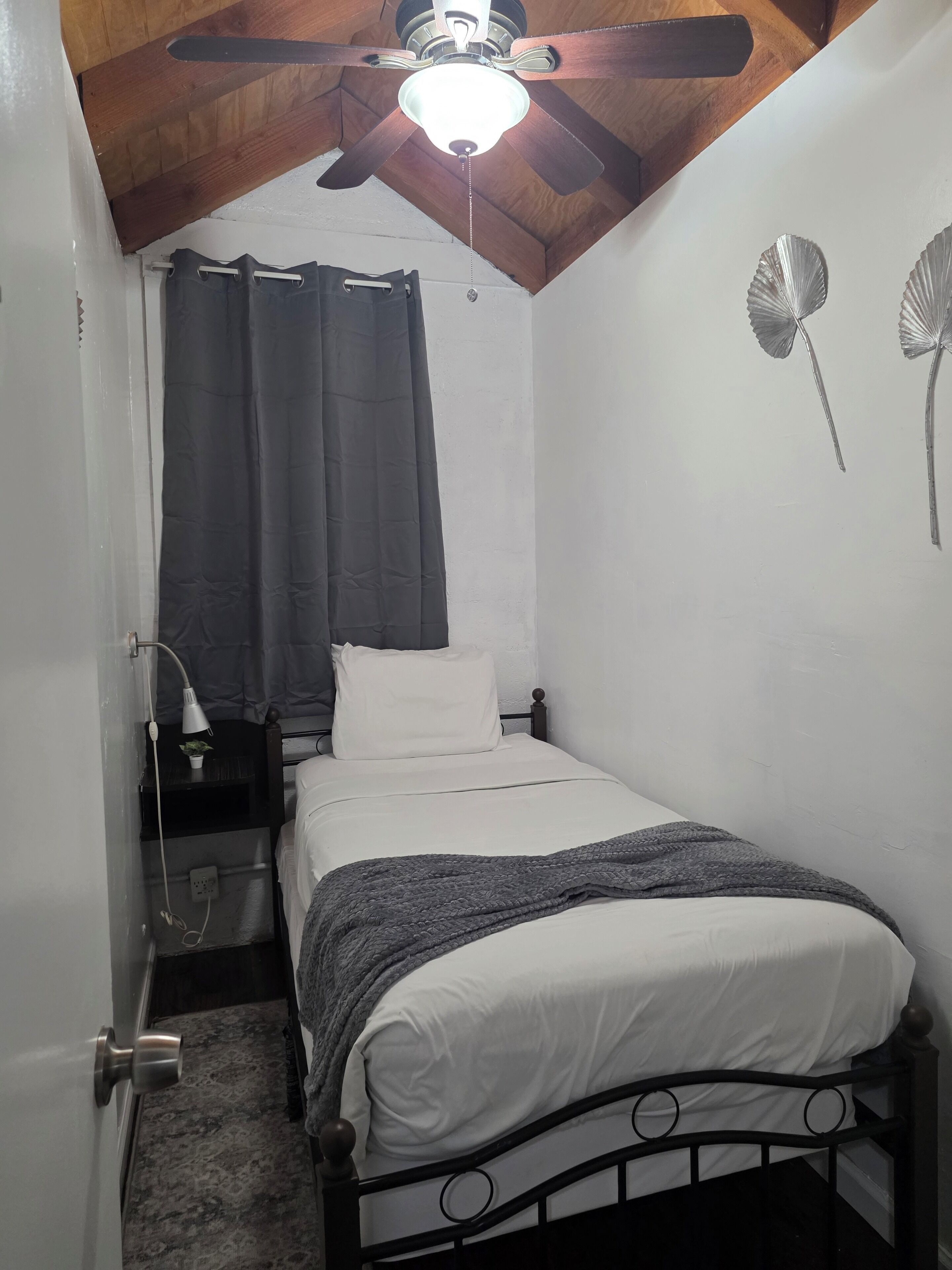 Wifi gratis y ropa de cama 