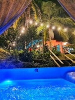 Bañera de hidromasaje exterior