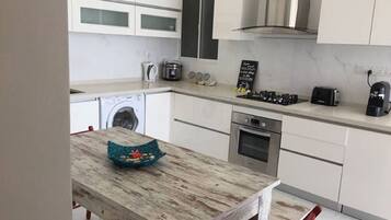 2-Bedroom Apartment | In-room dining