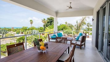 Luxury Penthouse, Ensuite, Partial Ocean View | Teres/patio
