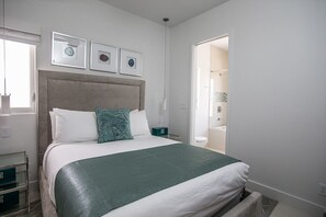 Luxury Penthouse, Ensuite, Partial Ocean View | 2 bedrooms, bed sheets - Amani Suite (Providenciales)