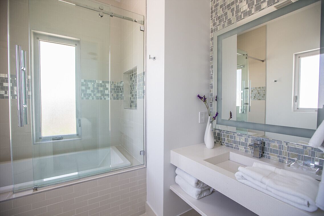 Luxury Penthouse, Ensuite, Partial Ocean View | Bathroom | Separate bathtub and shower, hair dryer, towels