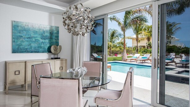 Luxury Condo, Ensuite, Pool View | In-room dining - Bahari & Kutulia (Providenciales)