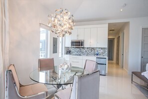 In-room dining - Kiangazi (Providenciales)