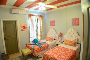 Family Villa, Jetted Tub, Garden View | 5 bedrooms, free WiFi, bed sheets