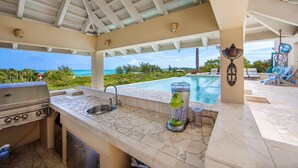 Panoramic-Villa, mit Bad, Meerblick | Terrasse/Patio