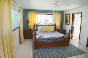 Traditional Villa, Ensuite, Garden View | 3 bedrooms, bed sheets - Villa Hideaway (Providenciales)