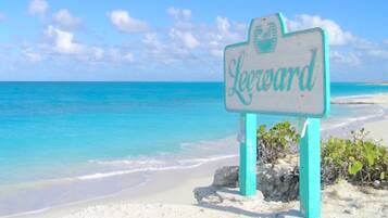 Una spiaggia nelle vicinanze
