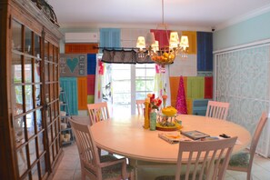 Family Villa, Connecting Rooms, Garden View | In-room dining - Sandytoes - 4 bedroom (Providenciales)