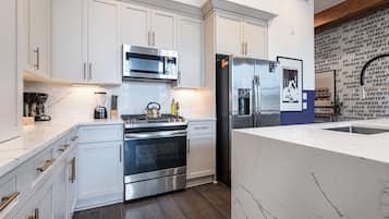 Appartement Exclusif | Cuisine privée | Grand réfrigérateur, micro-ondes, four, plaque de cuisson