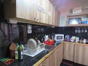 Shared fridge, microwave - Hostal Mirenart (Valparaiso)